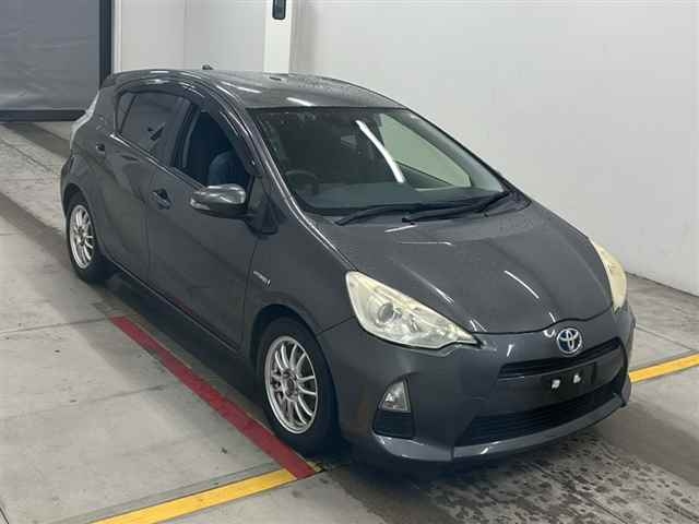 TOYOTA AQUA 2012
