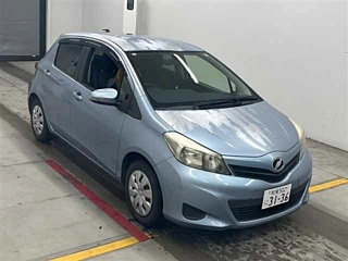 TOYOTA VITZ 2013