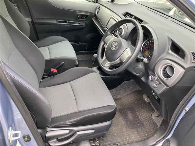 TOYOTA VITZ 2013