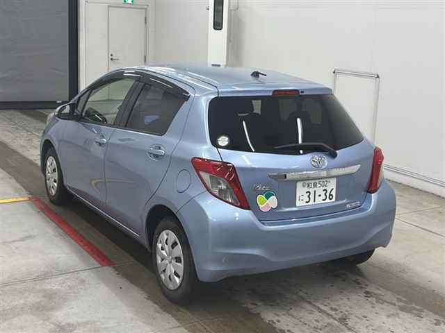 TOYOTA VITZ 2013