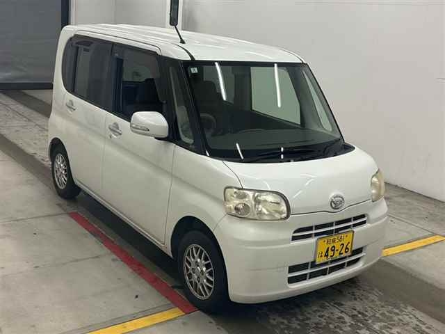 DAIHATSU TANTO 2010