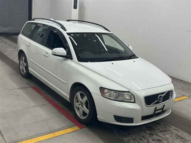 VOLVO V50 2011