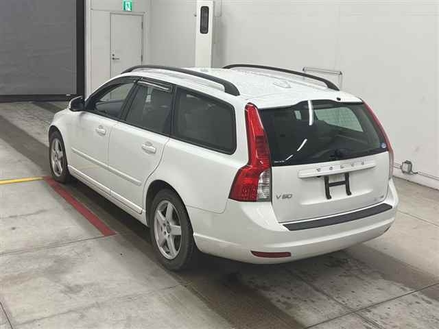 VOLVO V50 2011