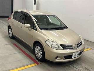 NISSAN TIIDA 2012