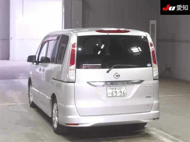 NISSAN SERENA 2010