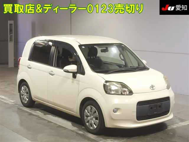 TOYOTA PORTE 2012
