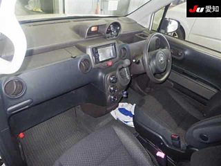 TOYOTA PORTE 2012