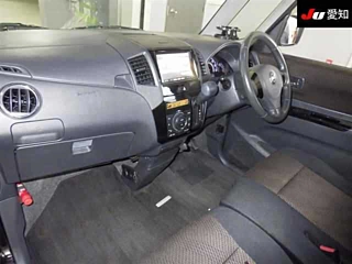 NISSAN ROOX 2011