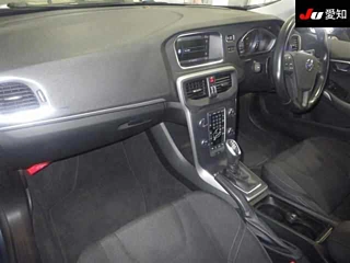 VOLVO V40 2013