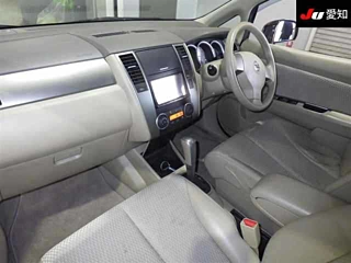 NISSAN TIIDA 2011