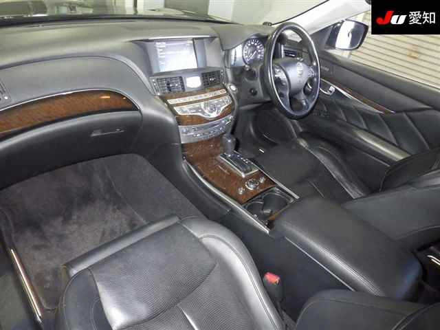 NISSAN FUGA 2009