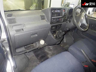 DAIHATSU HIJET VAN 2011