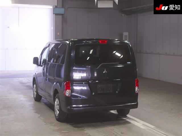 MITSUBISHI DELICA D3 2013