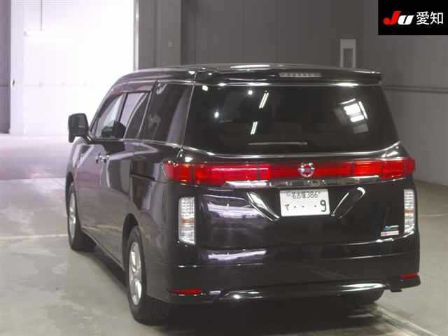 NISSAN ELGRAND 2010