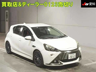 TOYOTA AQUA 2017