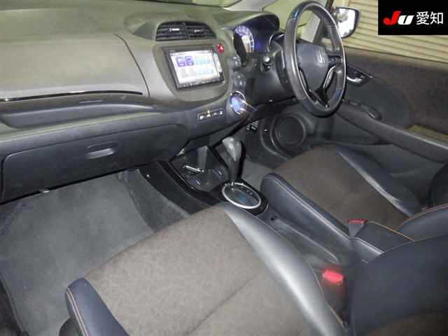 HONDA FIT SHUTTLE 2013