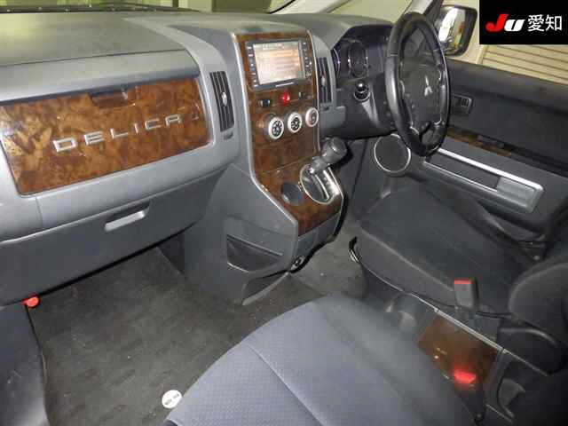 MITSUBISHI DELICA D5 2009