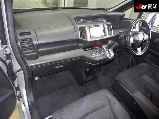 HONDA STEP WAGON 2011
