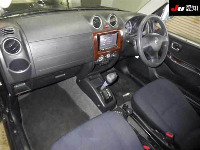 NISSAN KIX 2009