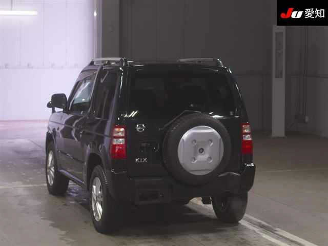 NISSAN KIX 2009