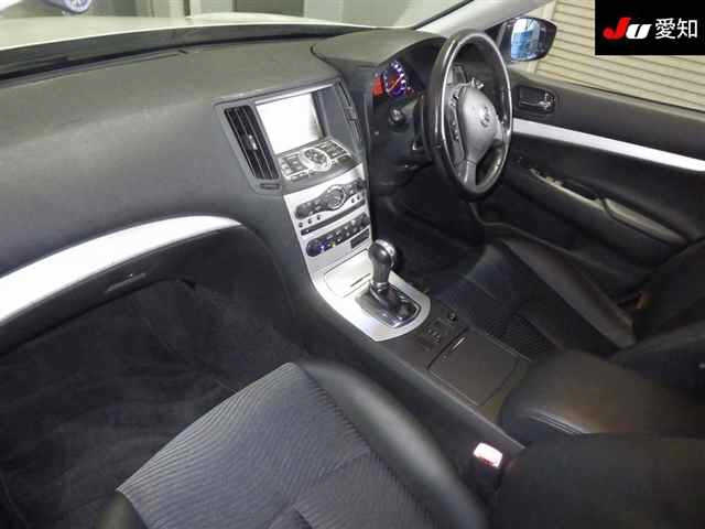 NISSAN SKYLINE 2009