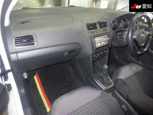 VOLKSWAGEN POLO 2017
