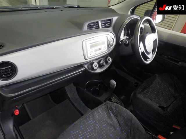 TOYOTA VITZ 2012