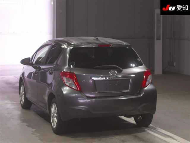 TOYOTA VITZ 2012