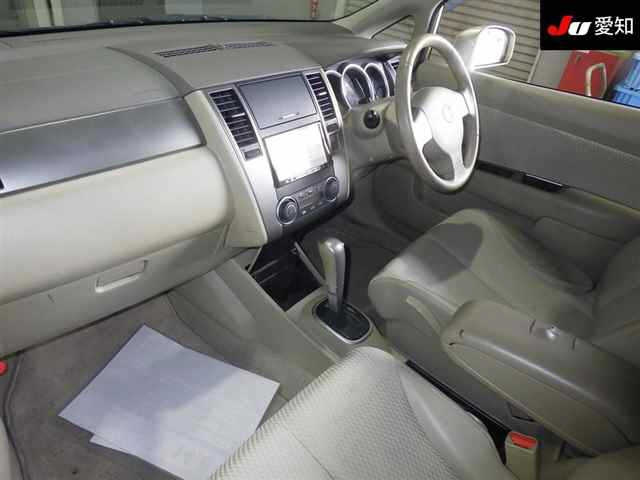 NISSAN TIIDA 2012