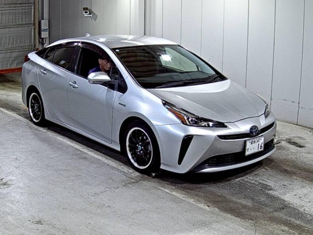 TOYOTA PRIUS 2019