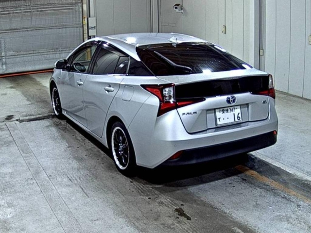 TOYOTA PRIUS 2019