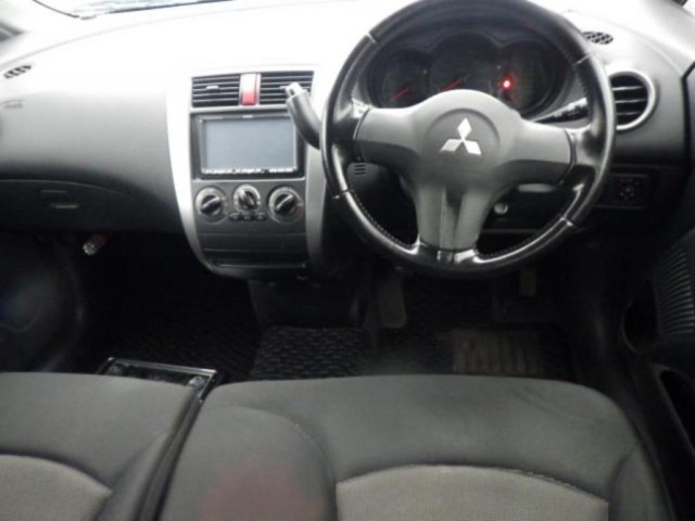 MITSUBISHI COLT PLUS 2011