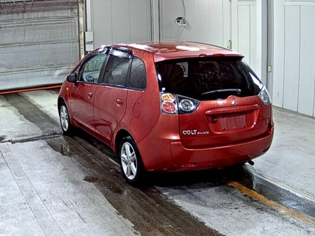 MITSUBISHI COLT PLUS 2011