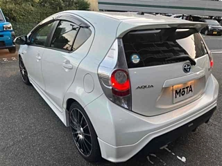 TOYOTA AQUA 2013