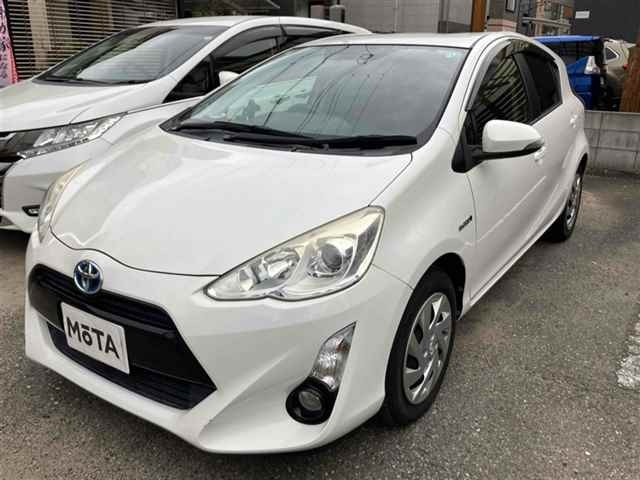 TOYOTA AQUA 2015