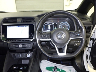 NISSAN LEAF 2021