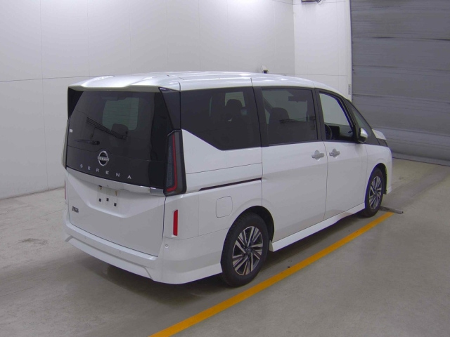 NISSAN SERENA 2023