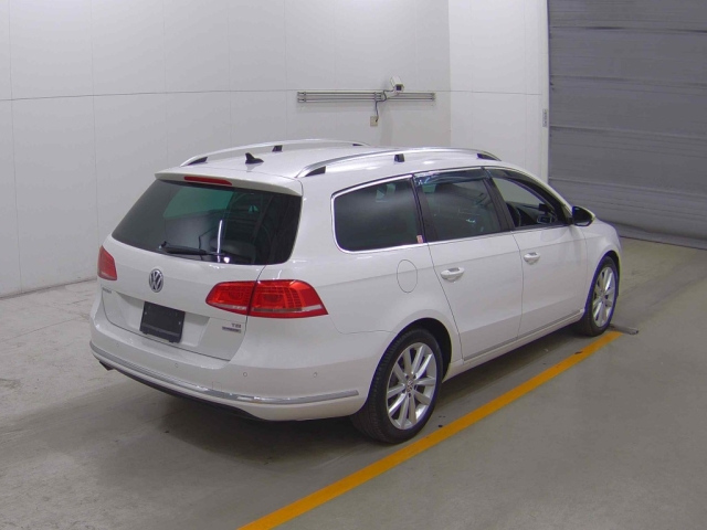 VOLKSWAGEN PASSAT VARIANT 2014