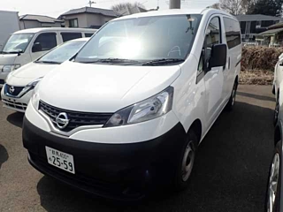NISSAN NV200