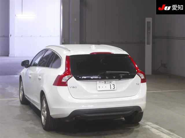 VOLVO V60 2013