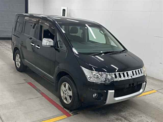 MITSUBISHI DELICA D5
