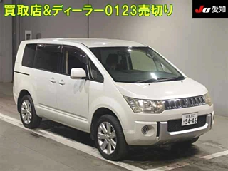 MITSUBISHI DELICA D5