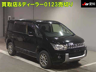 MITSUBISHI DELICA D5