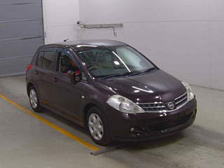 NISSAN TIIDA
