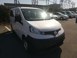 NISSAN NV200
