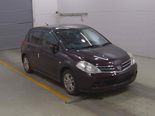 NISSAN TIIDA