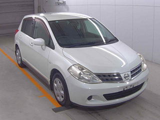 NISSAN TIIDA