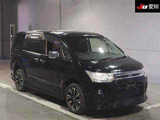 MITSUBISHI DELICA D5