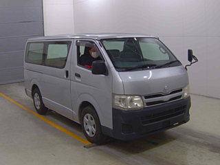 TOYOTA REGIUS ACE VAN