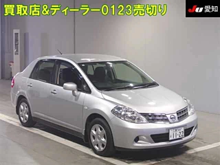 NISSAN TIIDA LATIO